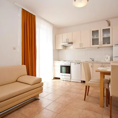 Apartments Glibo Near The Sea And Town Center! Krk Town Exterior foto