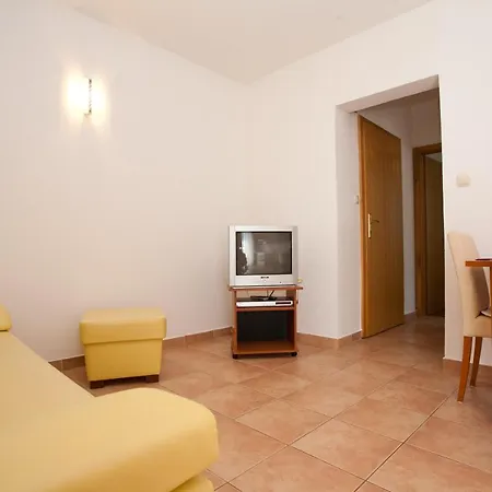 Apartments Glibo Near The Sea And Town Center! Krk Town Exterior foto