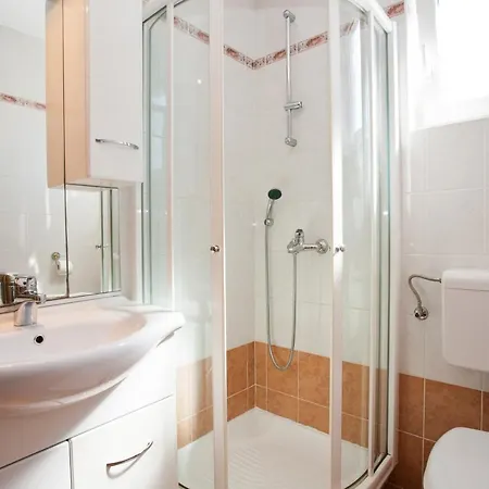 Apartments Glibo Near The Sea And Town Center! Krk Town Exterior foto
