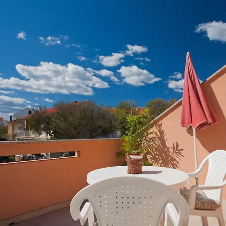 Apartments Glibo Near The Sea And Town Center! Krk Town Exterior foto