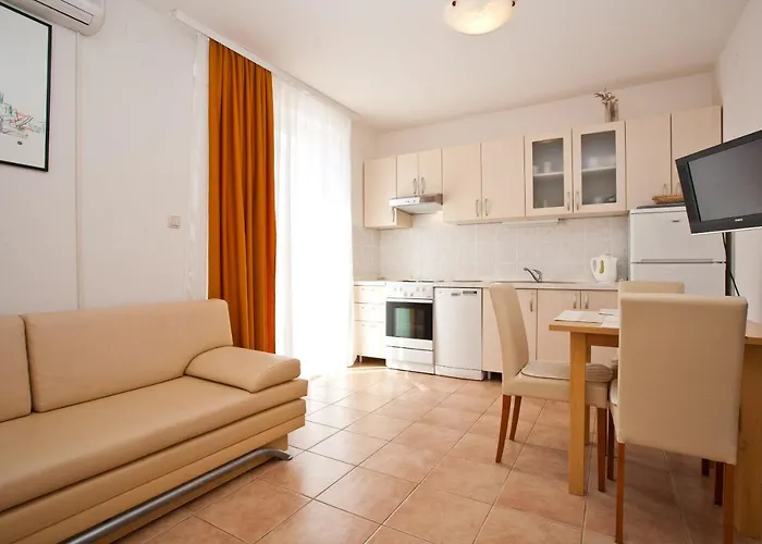 Apartments Glibo Near The Sea And Town Center!