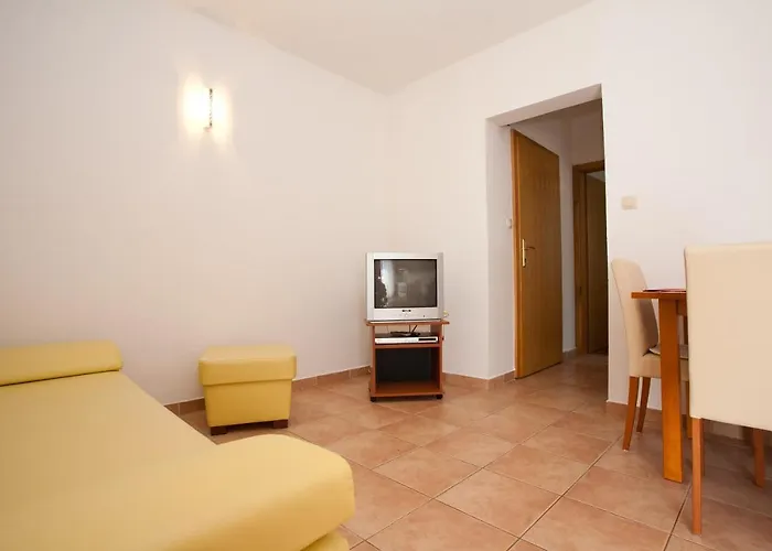 Apartments Glibo Near The Sea And Town Center!